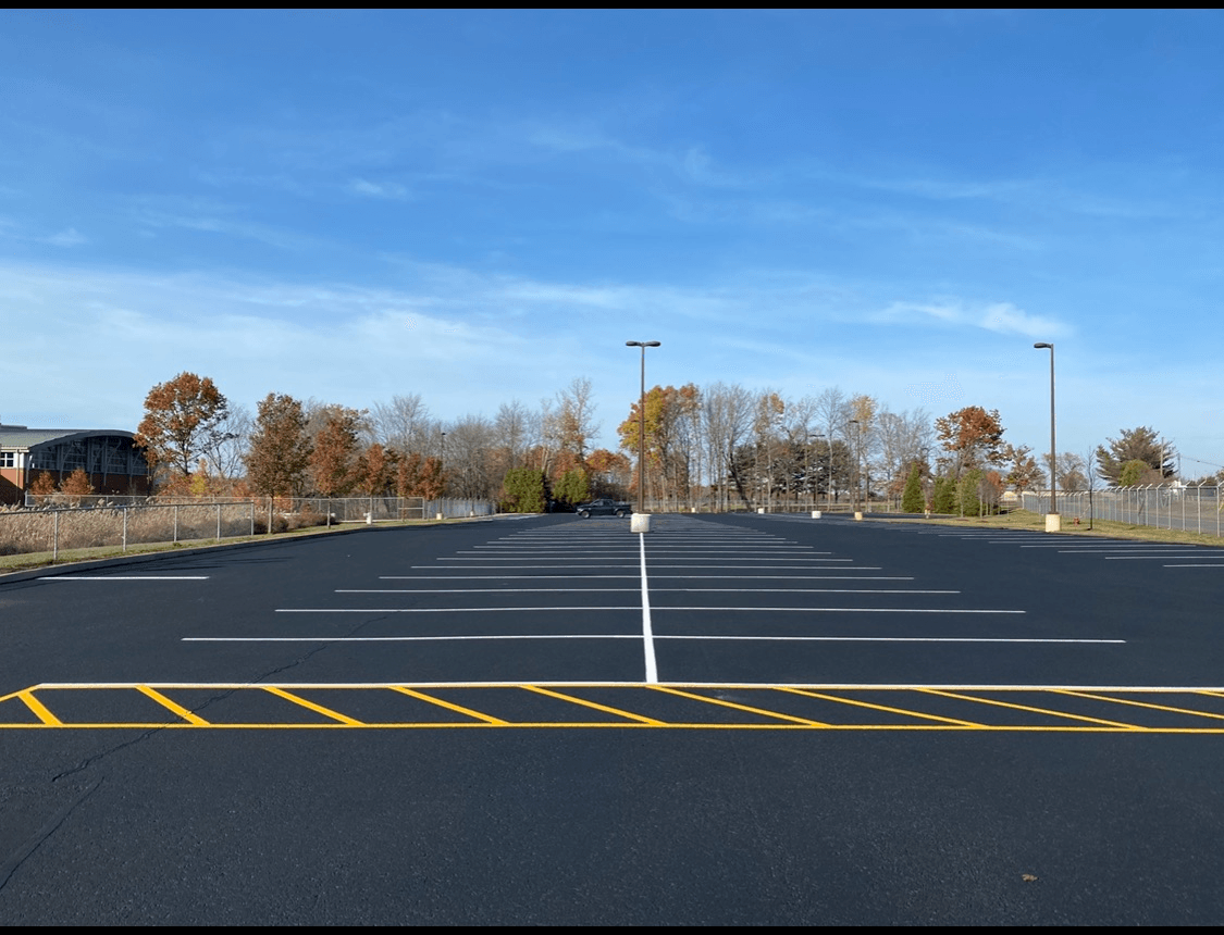 Professional Connecticut pavement sealcoating and crack filling